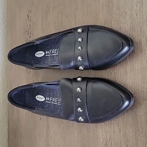 Dr. Scholls Pointed Toe Leo Studded Loafer 8.5M